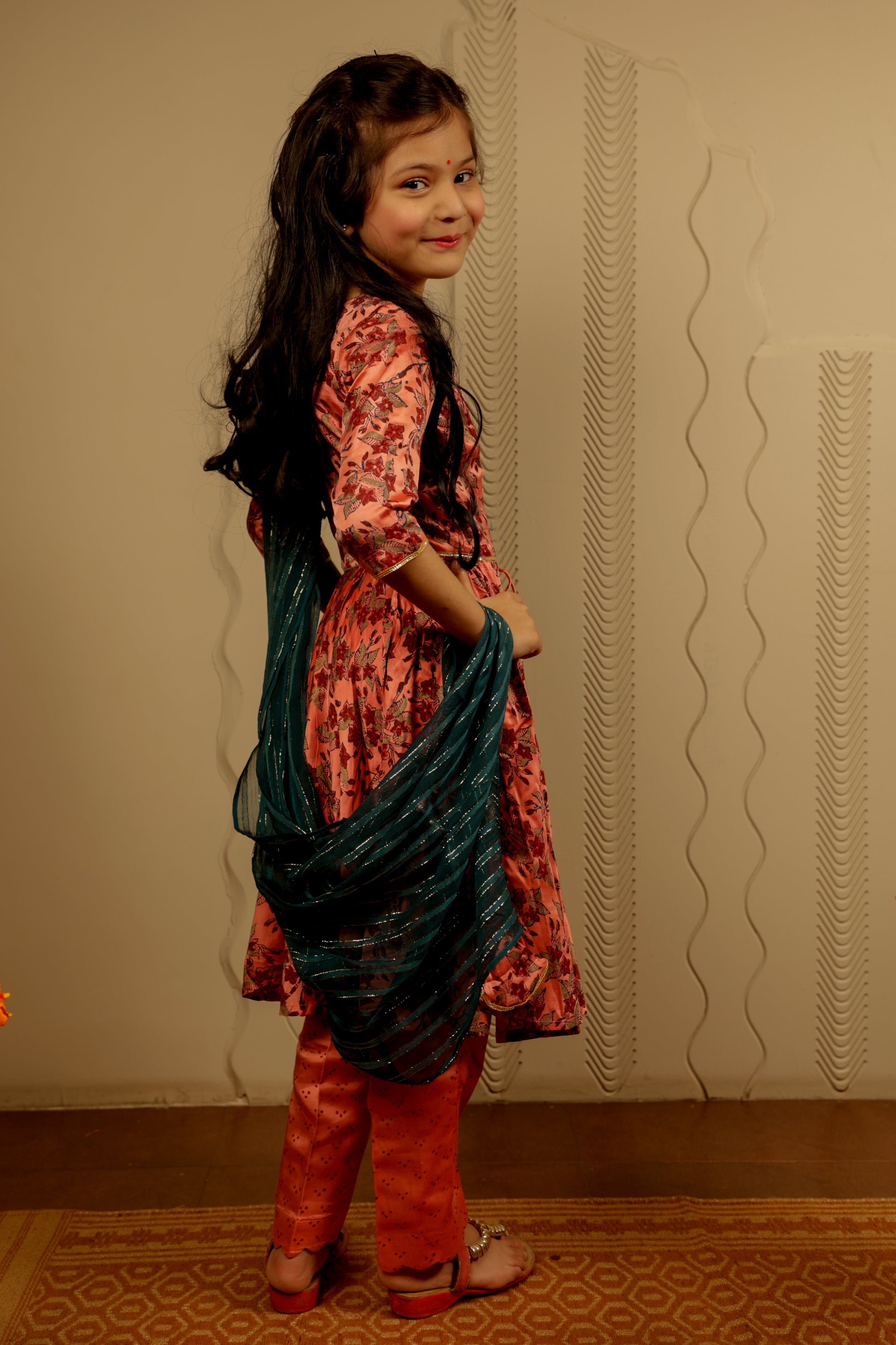 PEACH PHOOLJAAL KURTA AND PANTS WITH DUPATTA