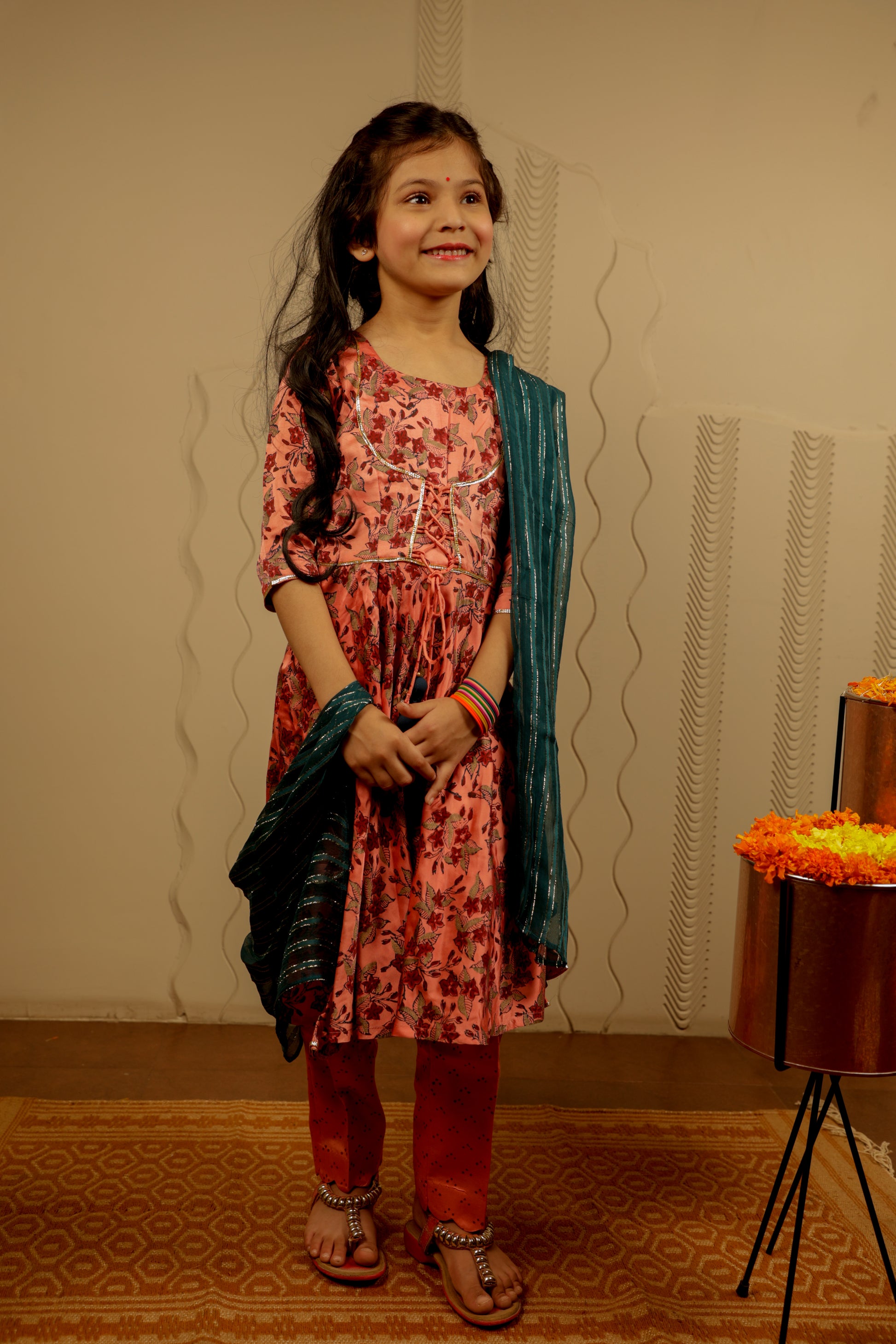 PEACH PHOOLJAAL KURTA AND PANTS WITH DUPATTA