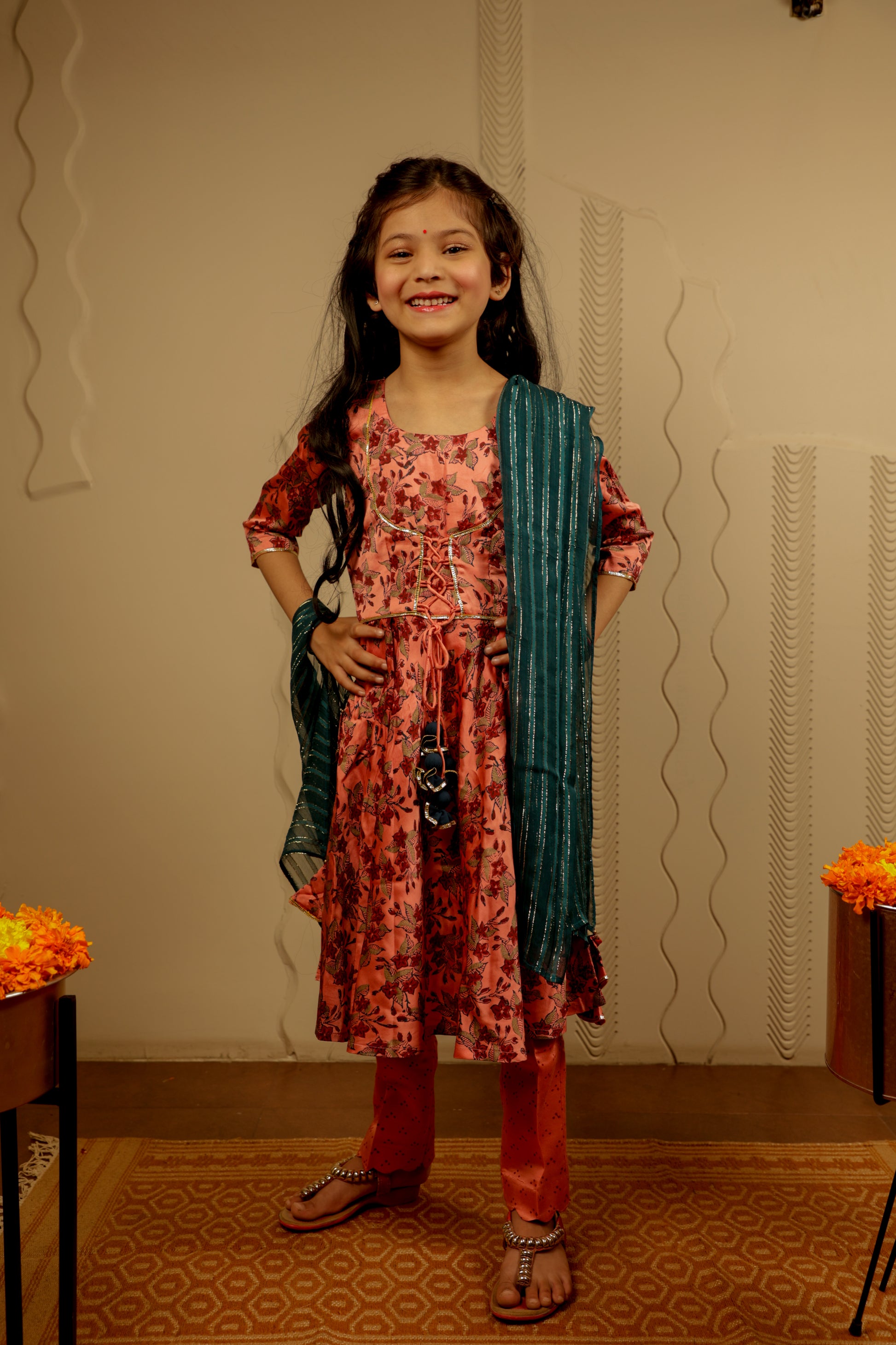 PEACH PHOOLJAAL KURTA AND PANTS WITH DUPATTA