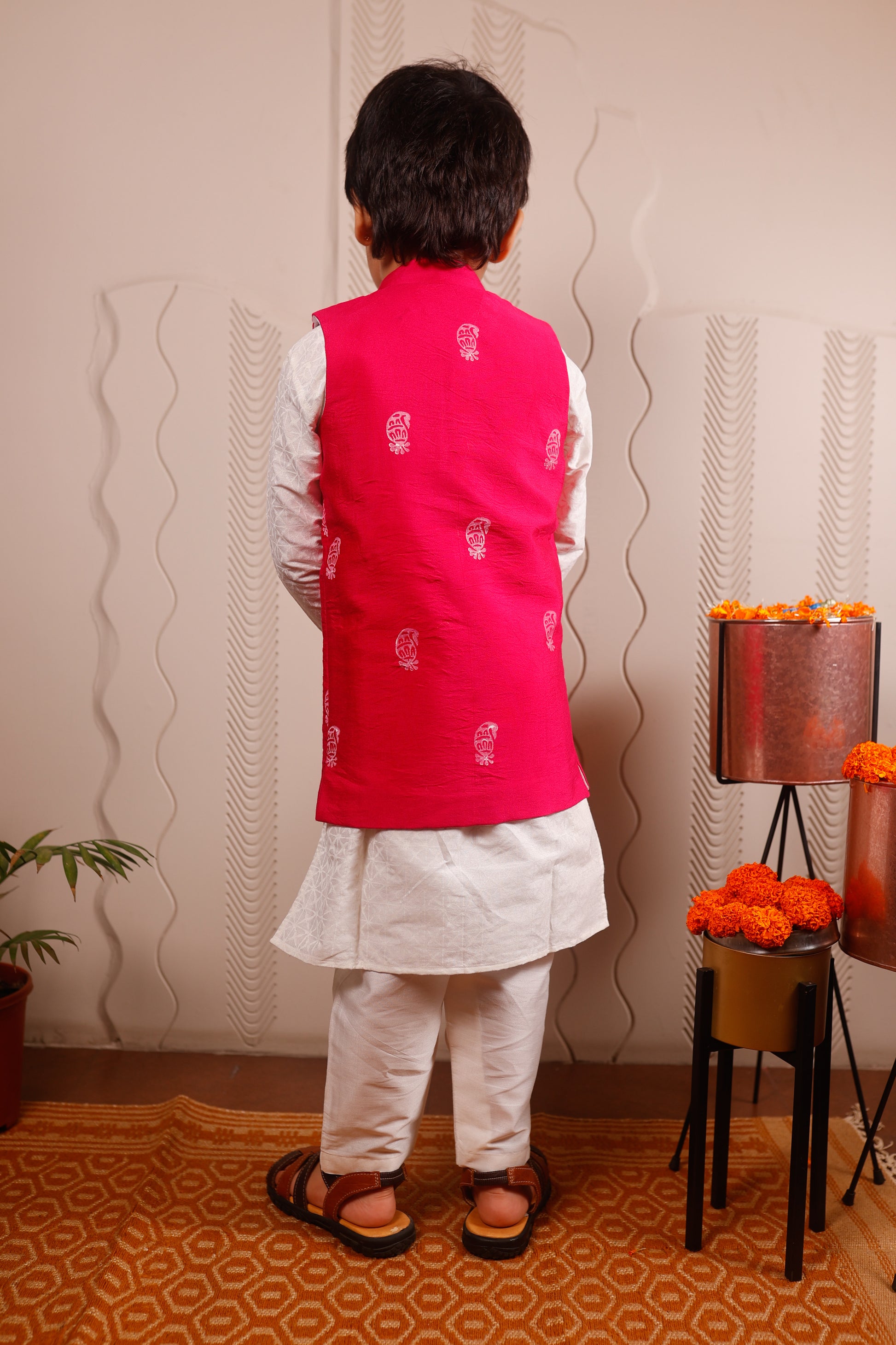 SELF PRINTED KURTA PAJAMA SET WITH PINK JACKET