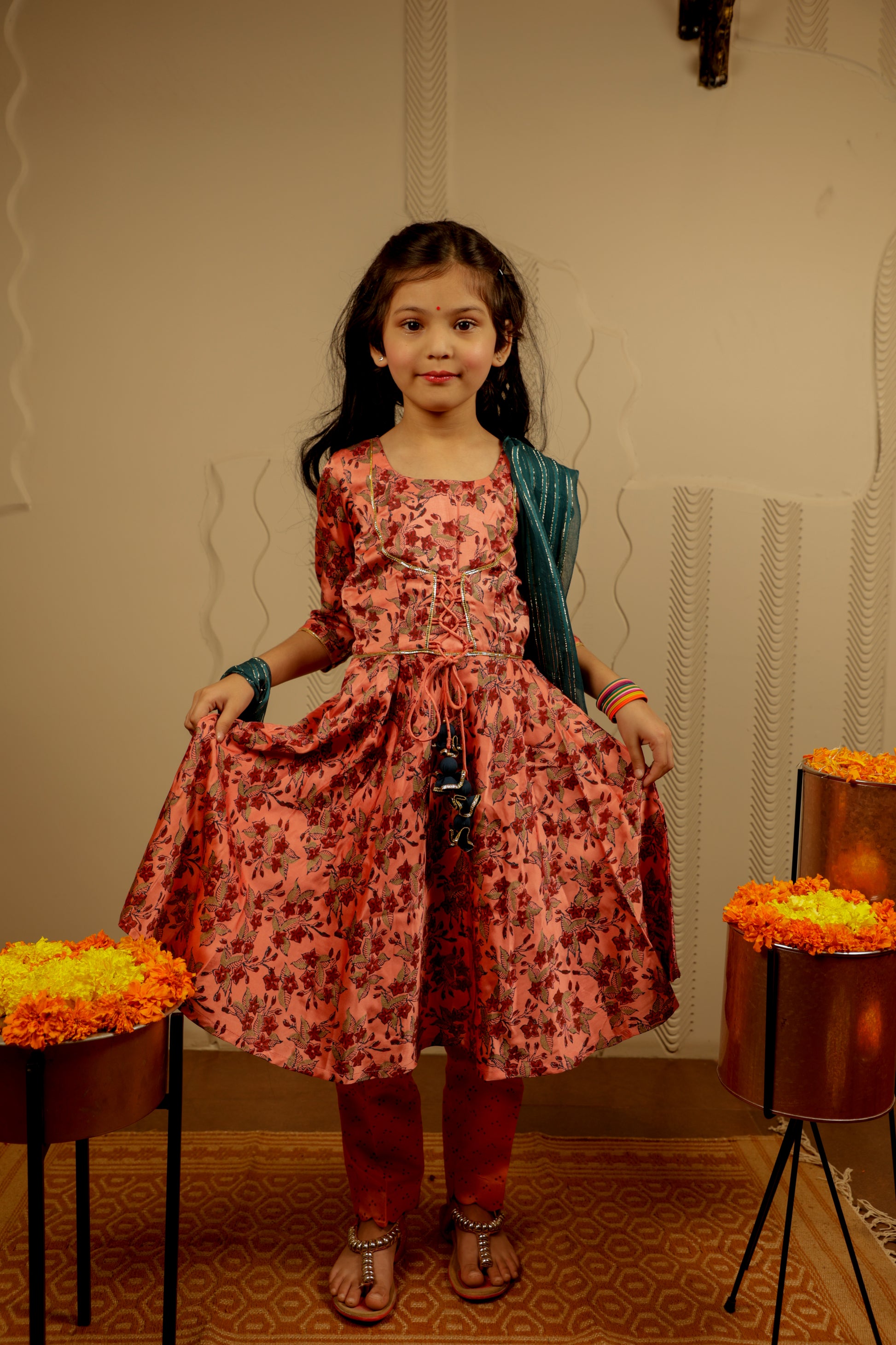 PEACH PHOOLJAAL KURTA AND PANTS WITH DUPATTA